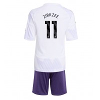Stroje piłkarskie Manchester United Joshua Zirkzee #11 Koszulka Wyjazdowej dla dzieci 2025-26 Krótki Rękaw (+ szorty)